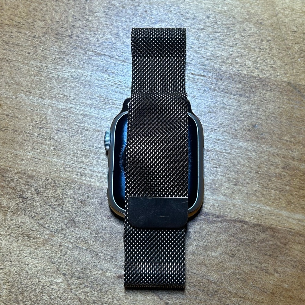 Apple Watch Band 40mm Gold Milanese Loop - Picture 5 of 6